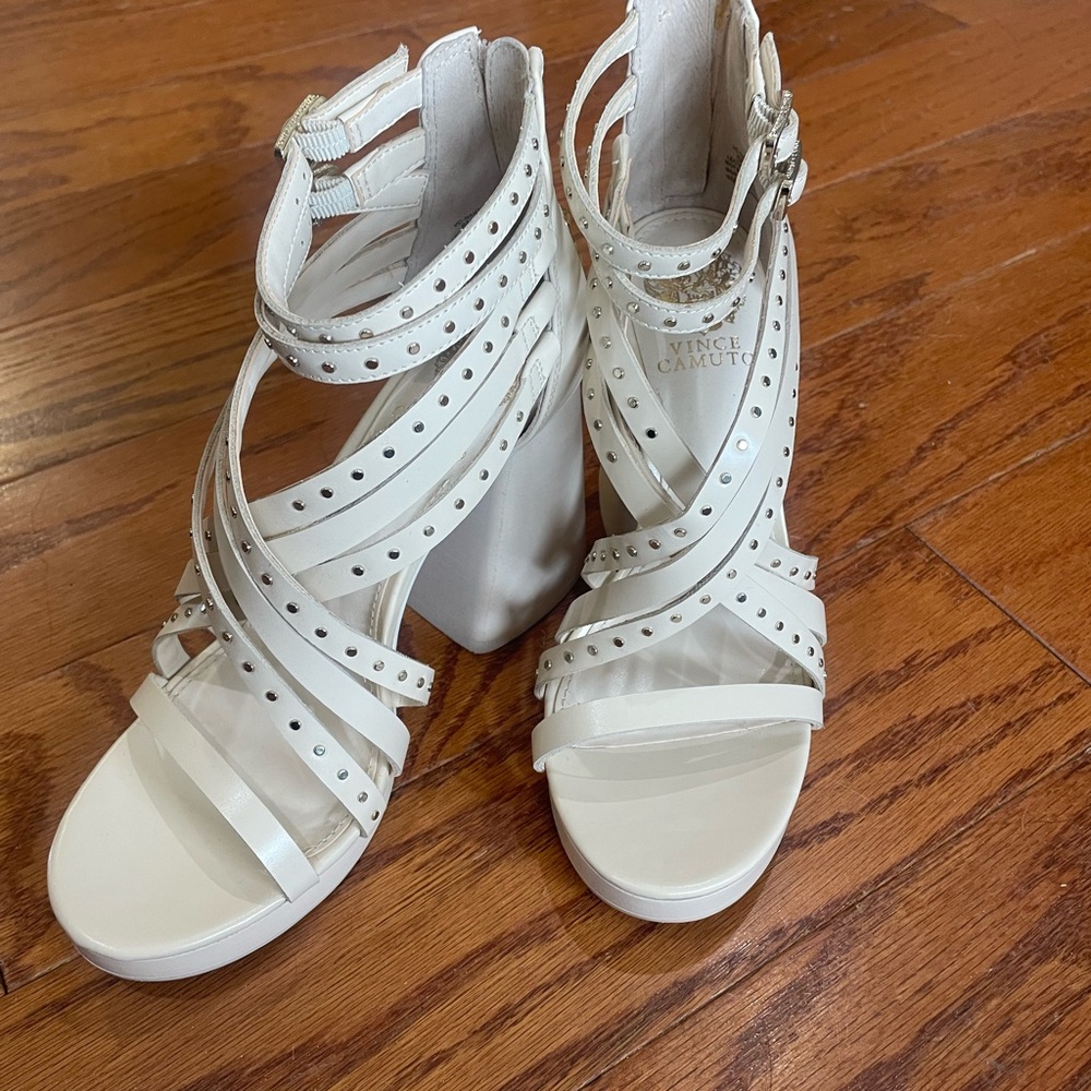 Size 8  Vince Camuto strappy sandals